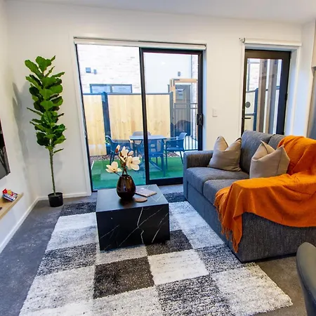 2 Bedroom Central Christchurch Hub